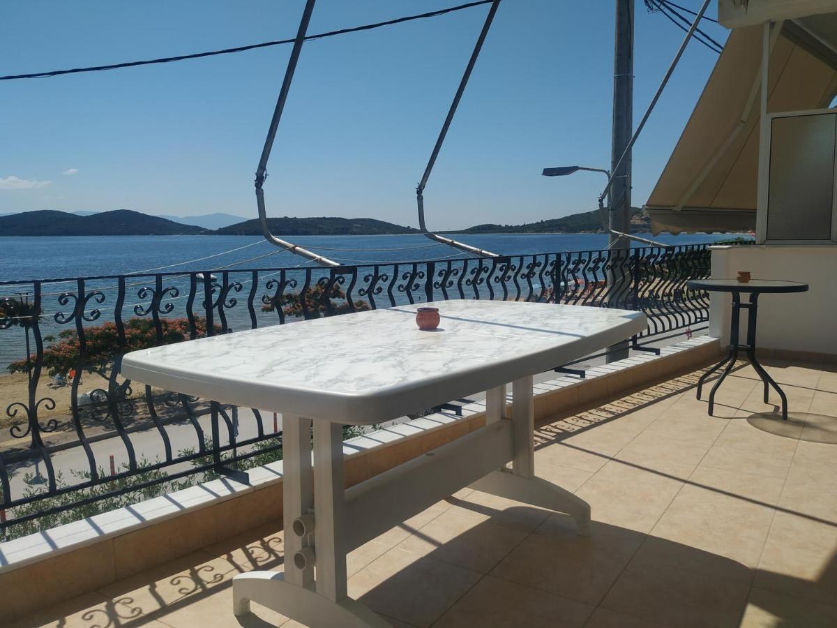 Villa Tasos Néa Péramos Esterno foto